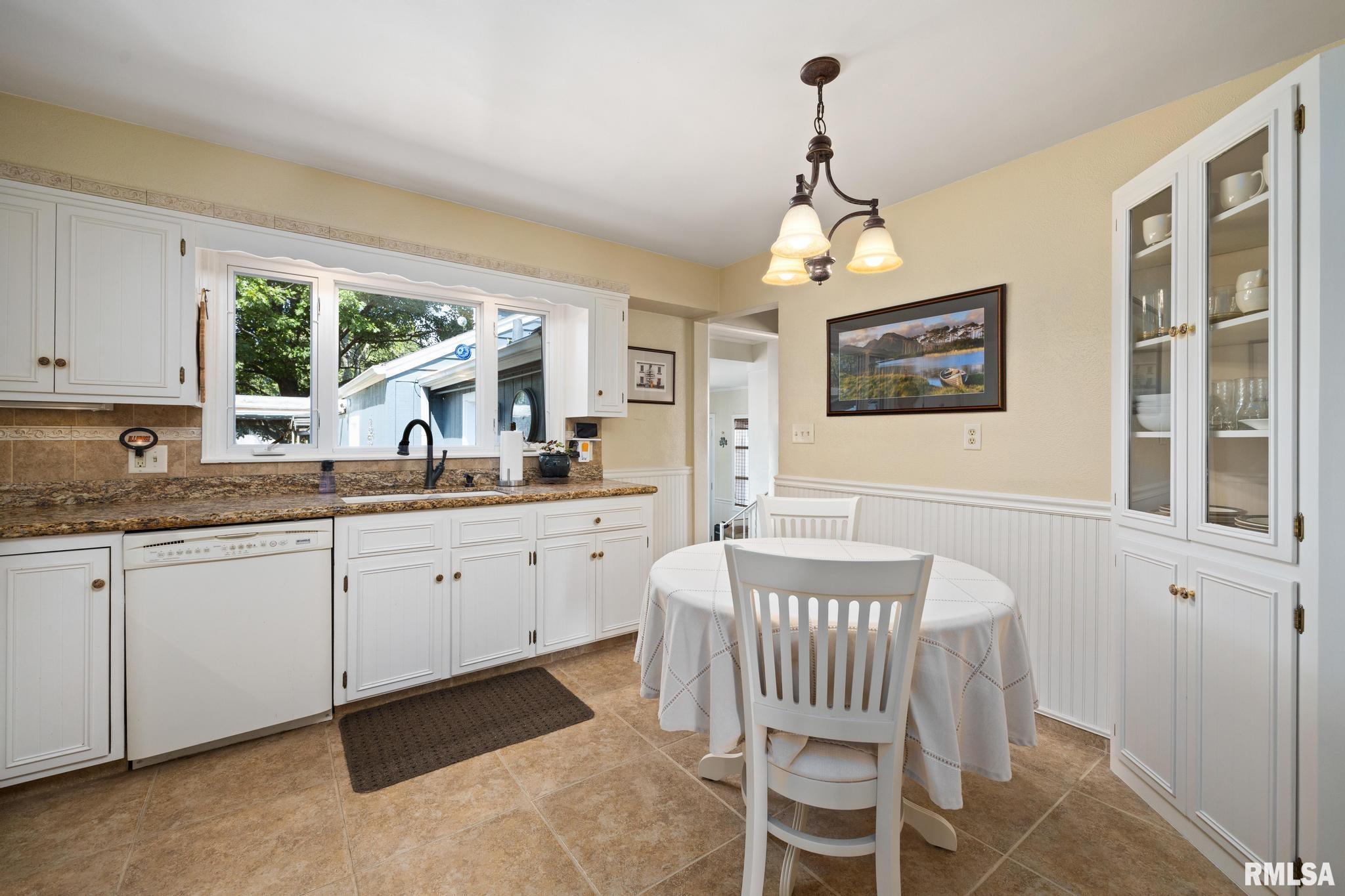 1017 West Northmoor Road Peoria, IL 61614 - Photo 15 of 53