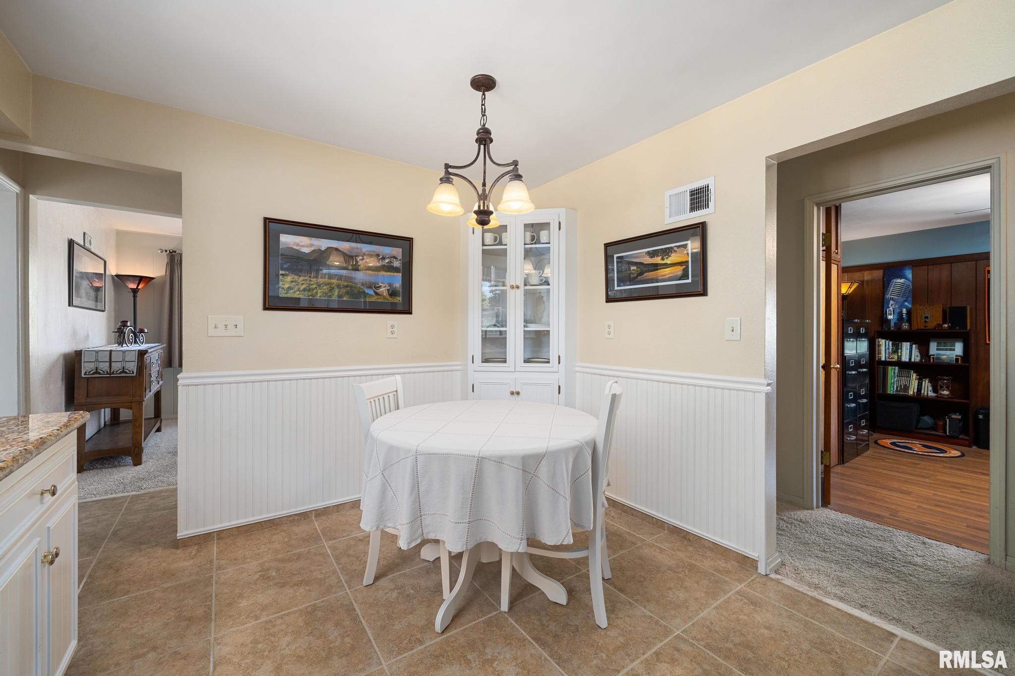 1017 West Northmoor Road Peoria, IL 61614 - Photo 16 of 53