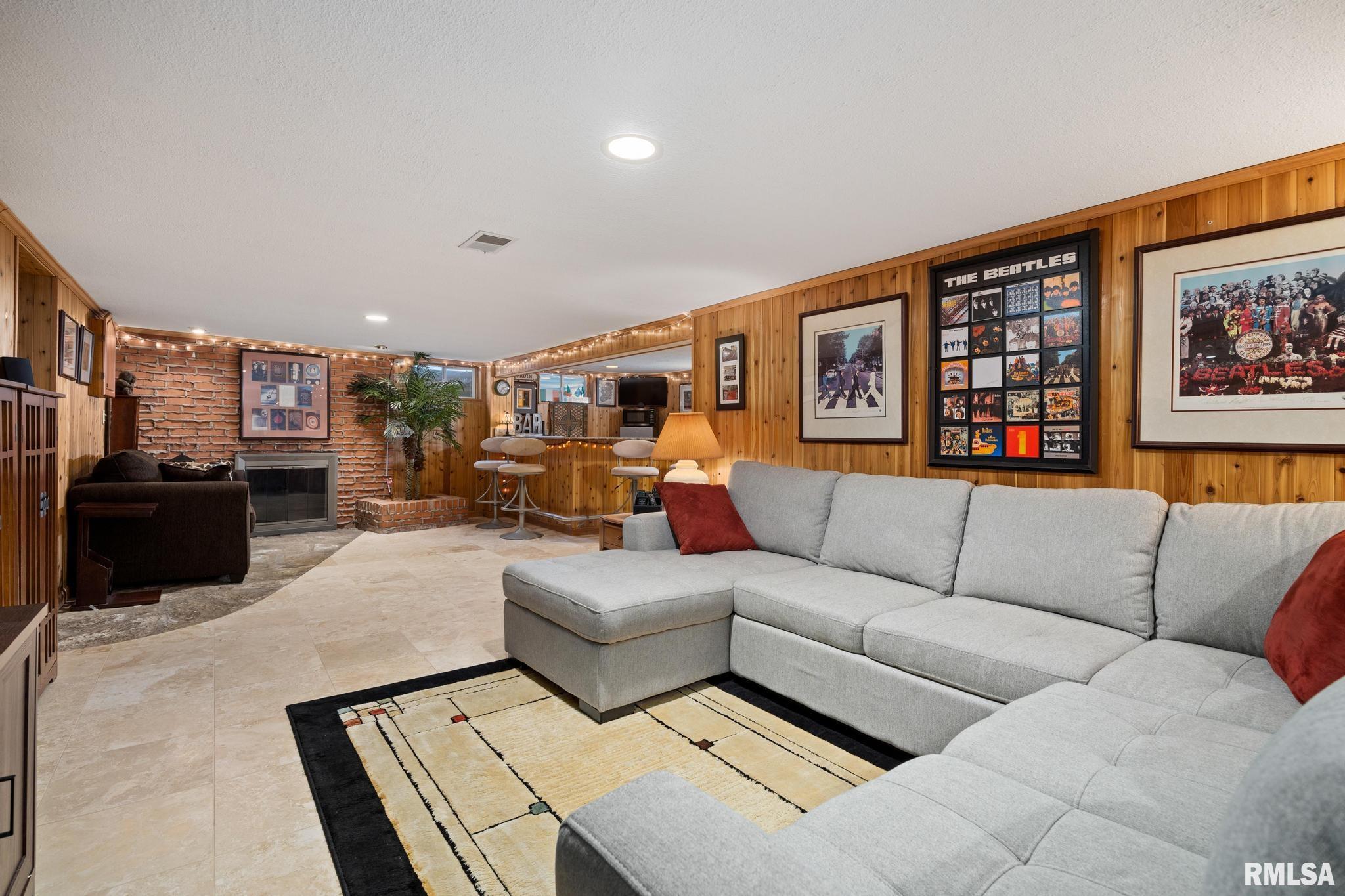 1017 West Northmoor Road Peoria, IL 61614 - Photo 28 of 53