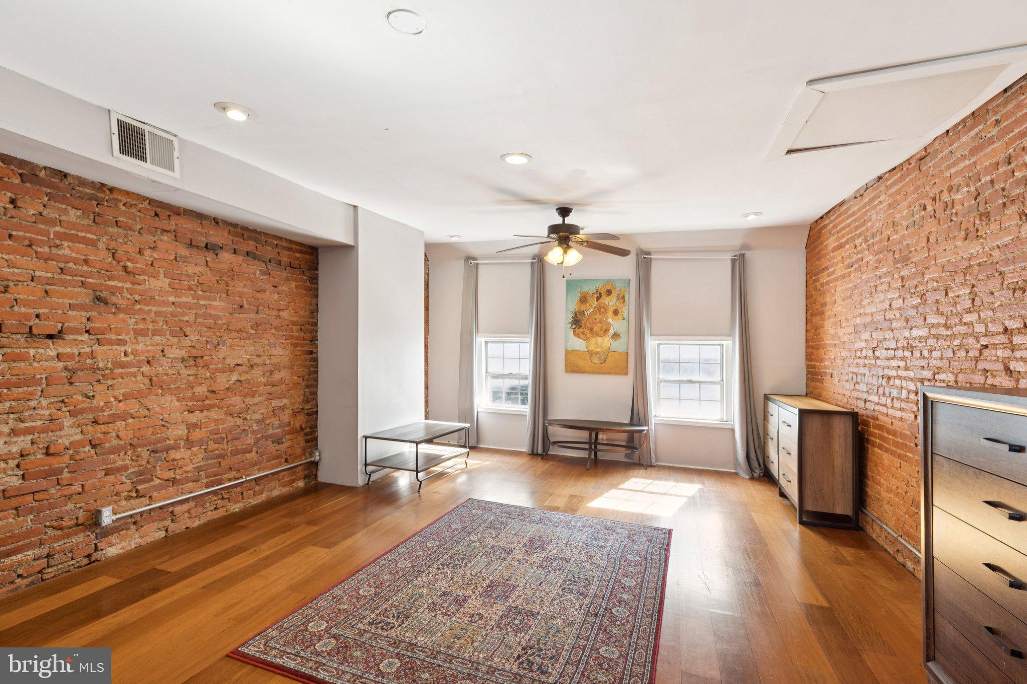 618 South 21st Street Philadelphia, PA 19146 - Photo 13 of 16 a view of an empty room with a window