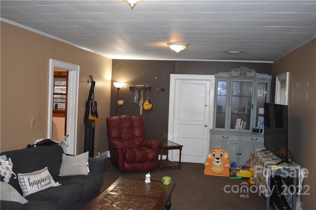426 Valley Road Marion, NC 28752 - Photo 8 of 20 Gallery Image 8