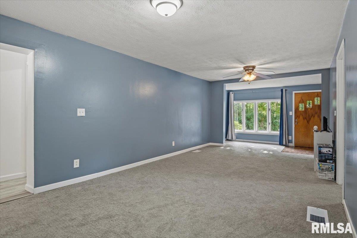 5771 North Cotton Hill Road Springfield, IL 62703 - Photo 8 of 35