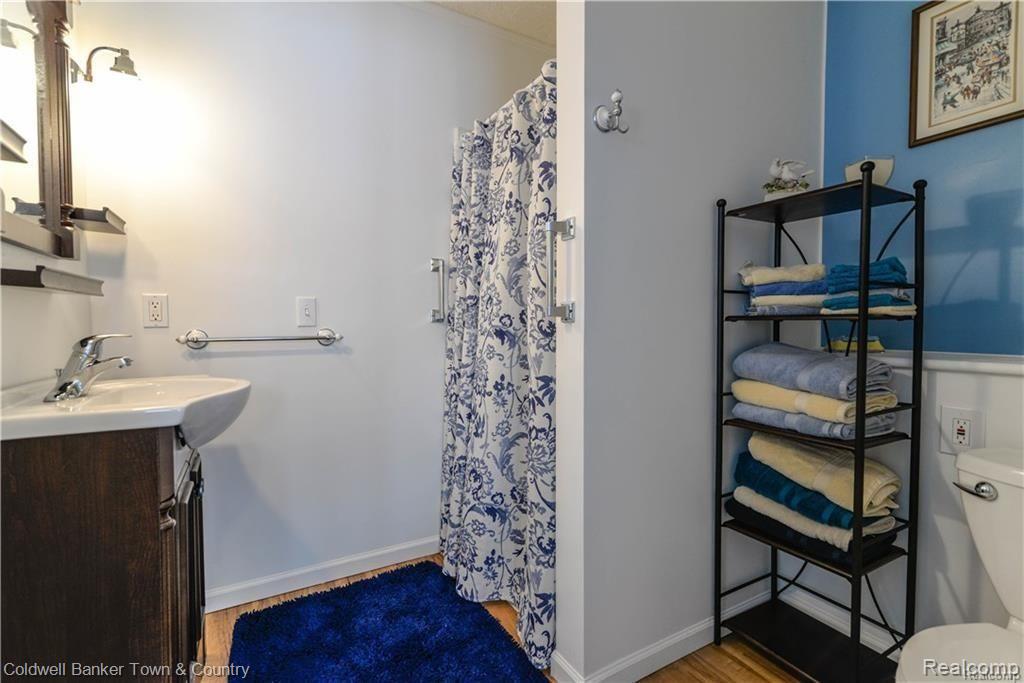 5428 Lobdell Road Fenton, MI 48430 - Photo 11 of 37 GetMedia-10.jpg