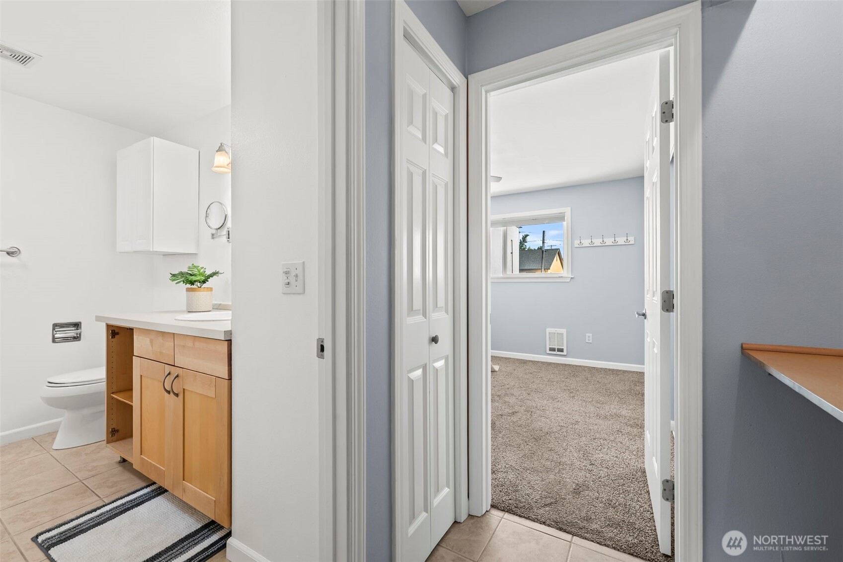 1010 Perry Avenue, Unit 305 Bremerton, WA 98310 - Photo 11 of 21