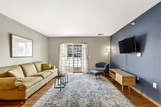 $270,000 | 10 Kings Mill Circle, Unit 101, Madison, WI 53718