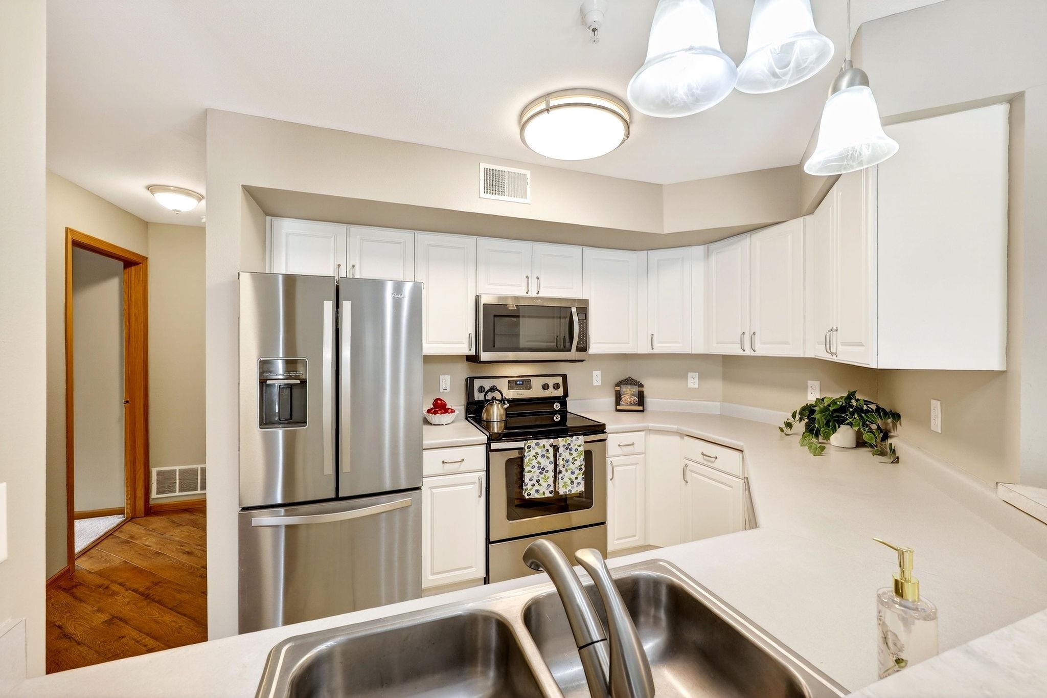 10 Kings Mill Circle, Unit 101 Madison, WI 53718 - Photo 12 of 43