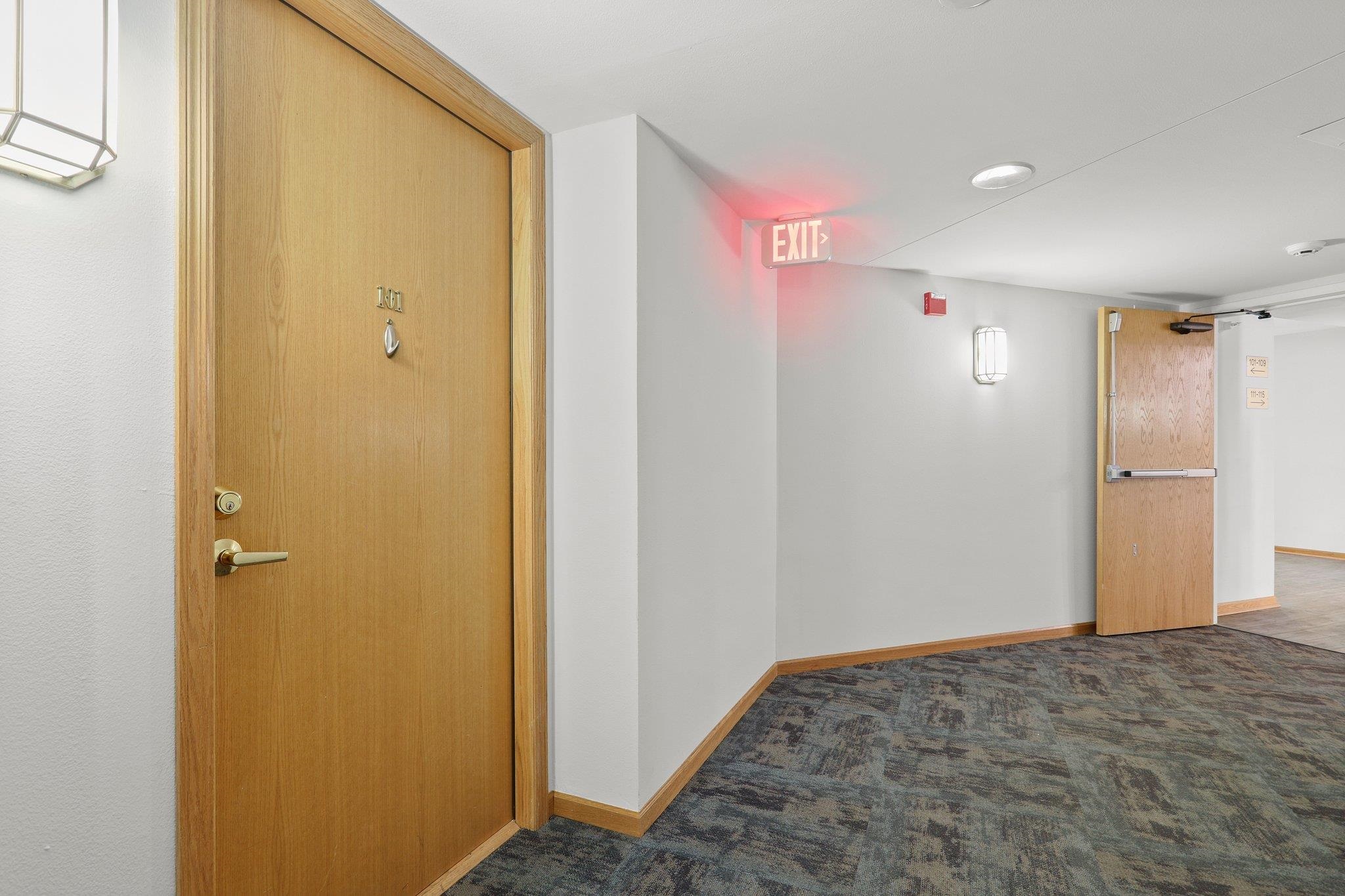 10 Kings Mill Circle, Unit 101 Madison, WI 53718 - Photo 31 of 43