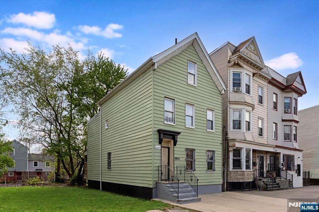 580 Hunterdon Street Newark, NJ 07108 - Photo 19 of 29