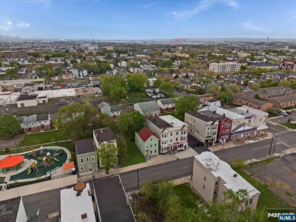 580 Hunterdon Street Newark, NJ 07108 - Photo 22 of 29 an aerial view of a city with lots of residential buildings
