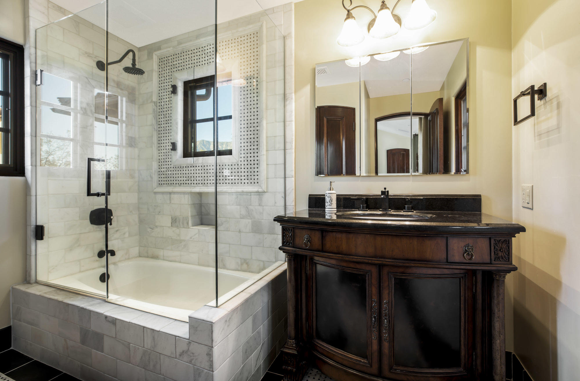 2020 Creekside Road Montecito, CA 93108 - Photo 16 of 29 Full Bathroom #2