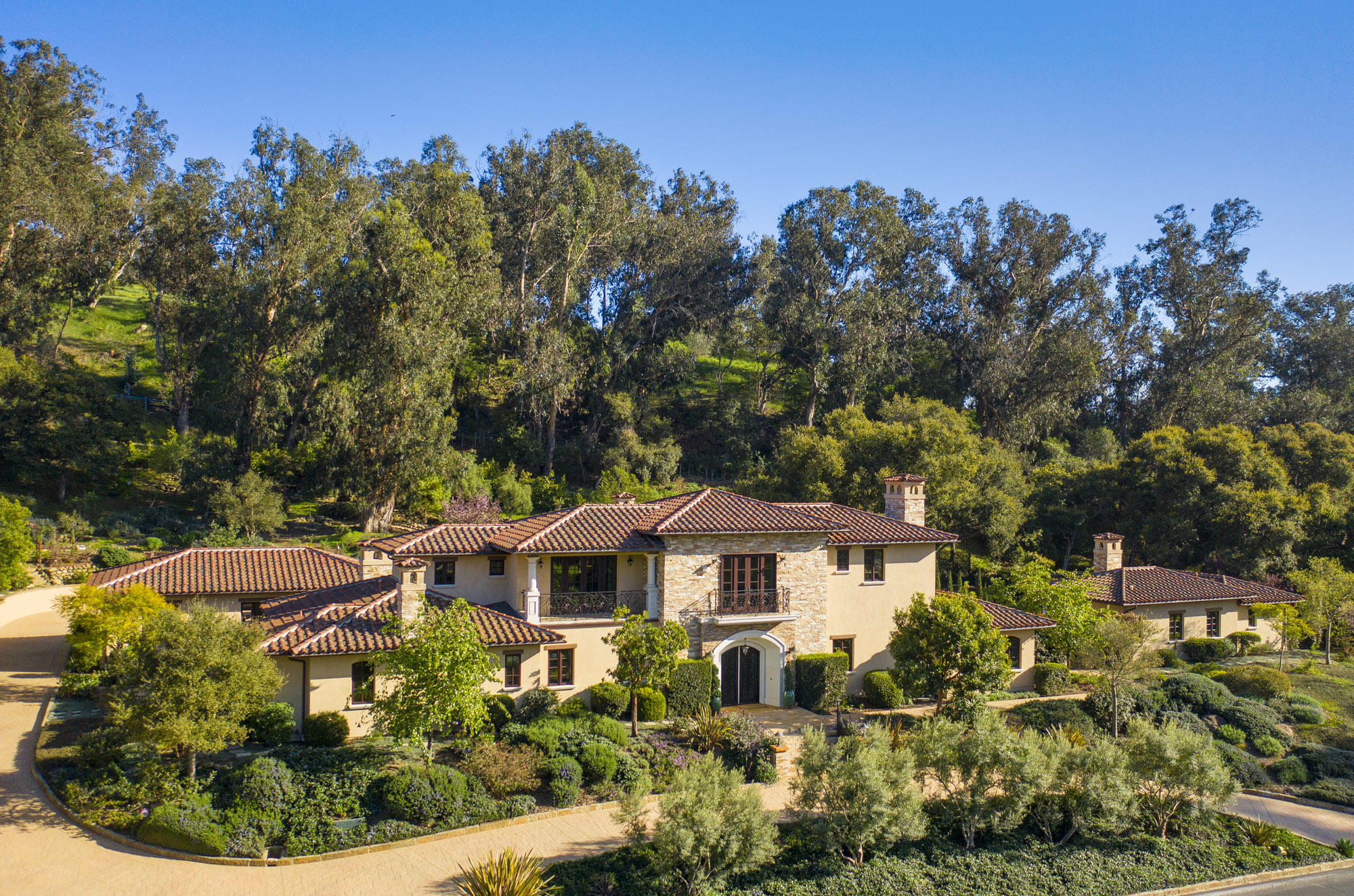 2020 Creekside Road Montecito, CA 93108 - Photo 27 of 29 Exterior shot w/ driveway