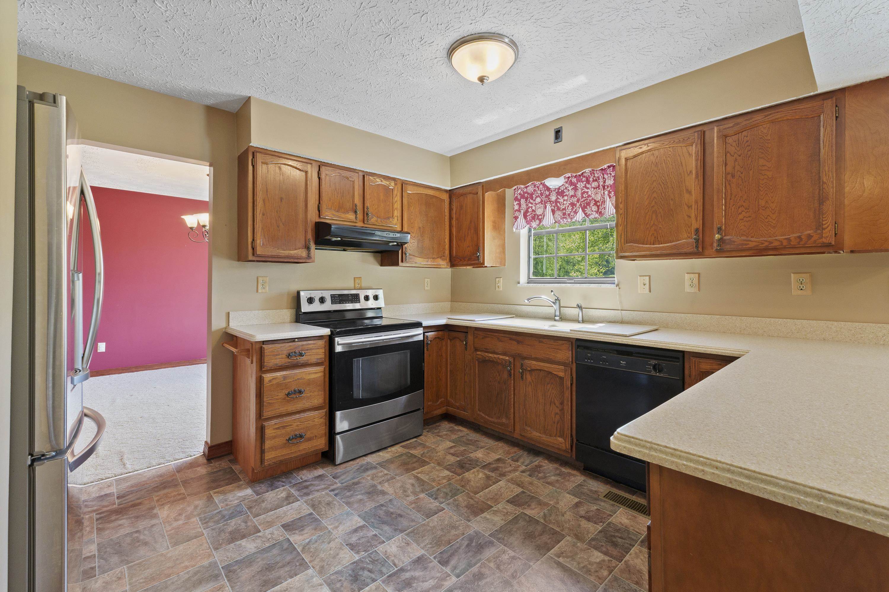 12034 Meade Springer Road Ashland, KY 41102 - Photo 14 of 41 Gallery Image 14