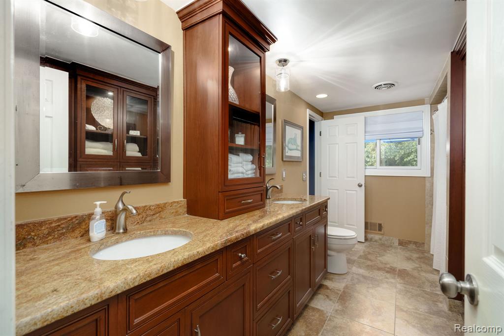 2063 Avoncrest Drive Rochester Hills, MI 48309 - Photo 22 of 40