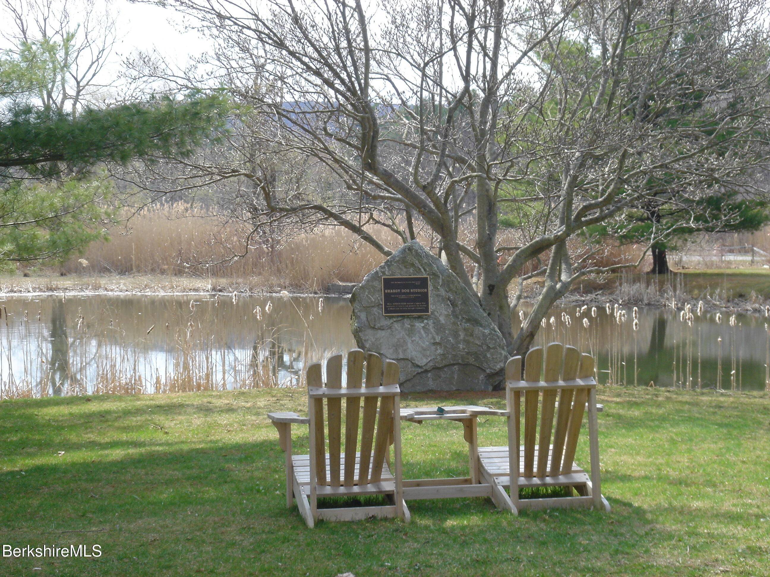 2 Wallace Road, Unit 2E Stockbridge, MA 01262 - Photo 45 of 50 a garden view with a fountain