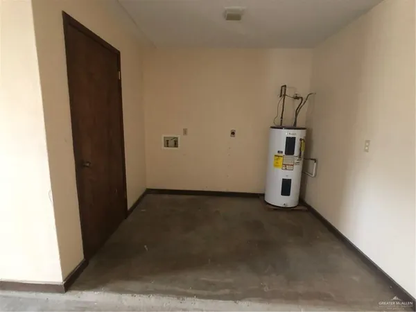 a view of a room with an empty space