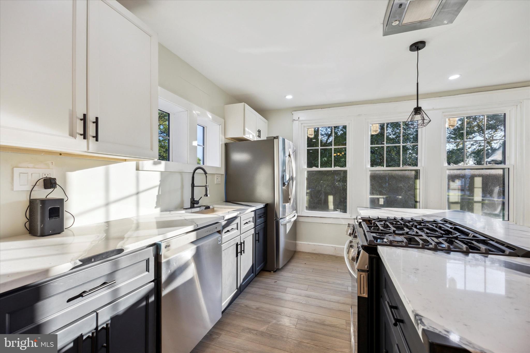 321 Powell Road Springfield, PA 19064 - Photo 2 of 23