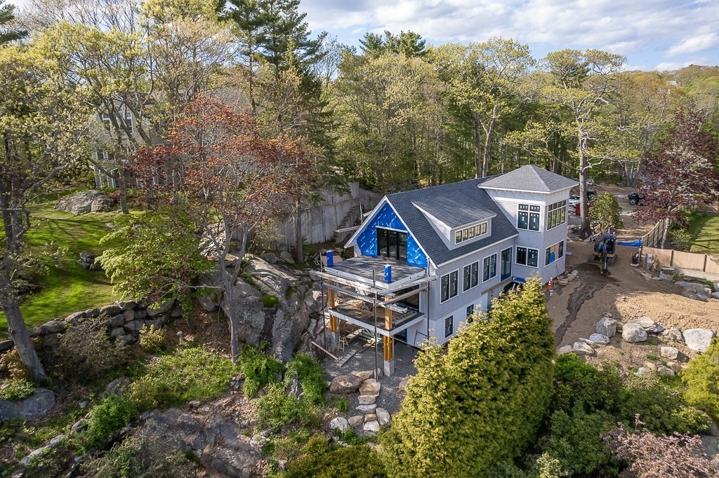 8 King's Way Manchester, MA 01944 - Photo 3 of 14 Gallery Image 3