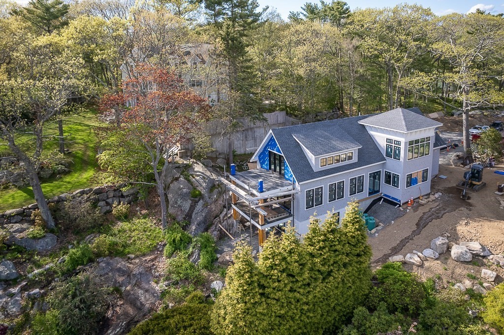 8 King's Way Manchester, MA 01944 - Photo 4 of 14 Gallery Image 4