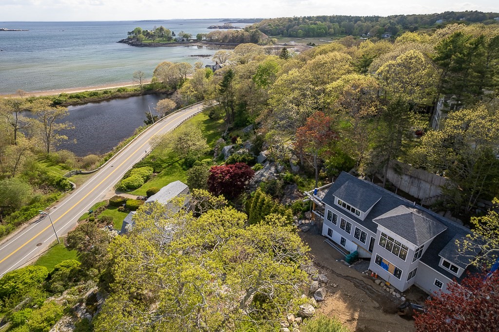 8 King's Way Manchester, MA 01944 - Photo 6 of 14 Gallery Image 6