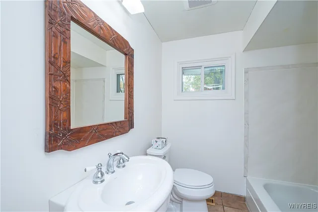 $249,900 | 158 Overbrook Avenue, Tonawanda, NY 14150