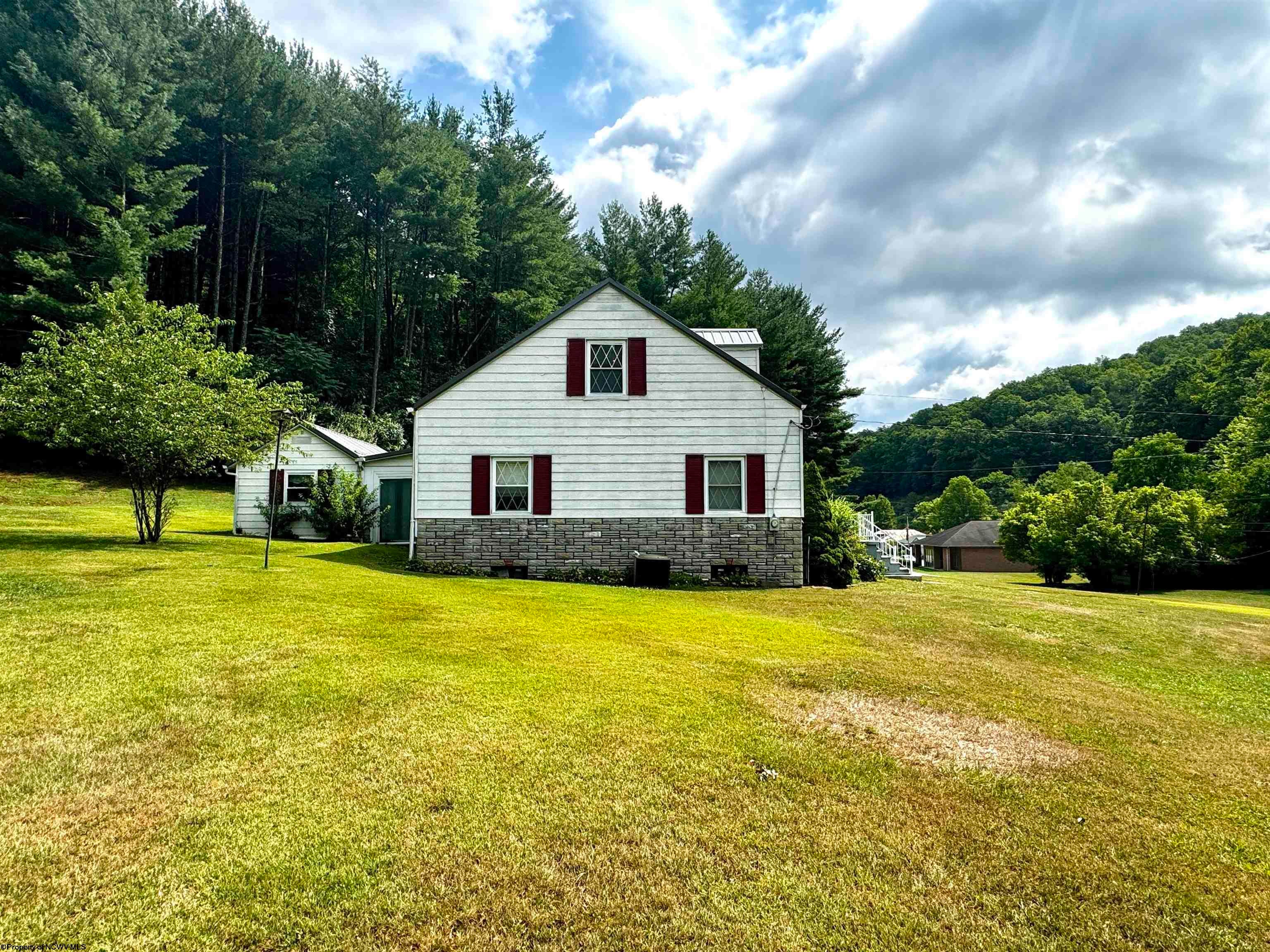 6235 Wallback Road Wallback, WV 25285 - Photo 3 of 18 Gallery Image 3