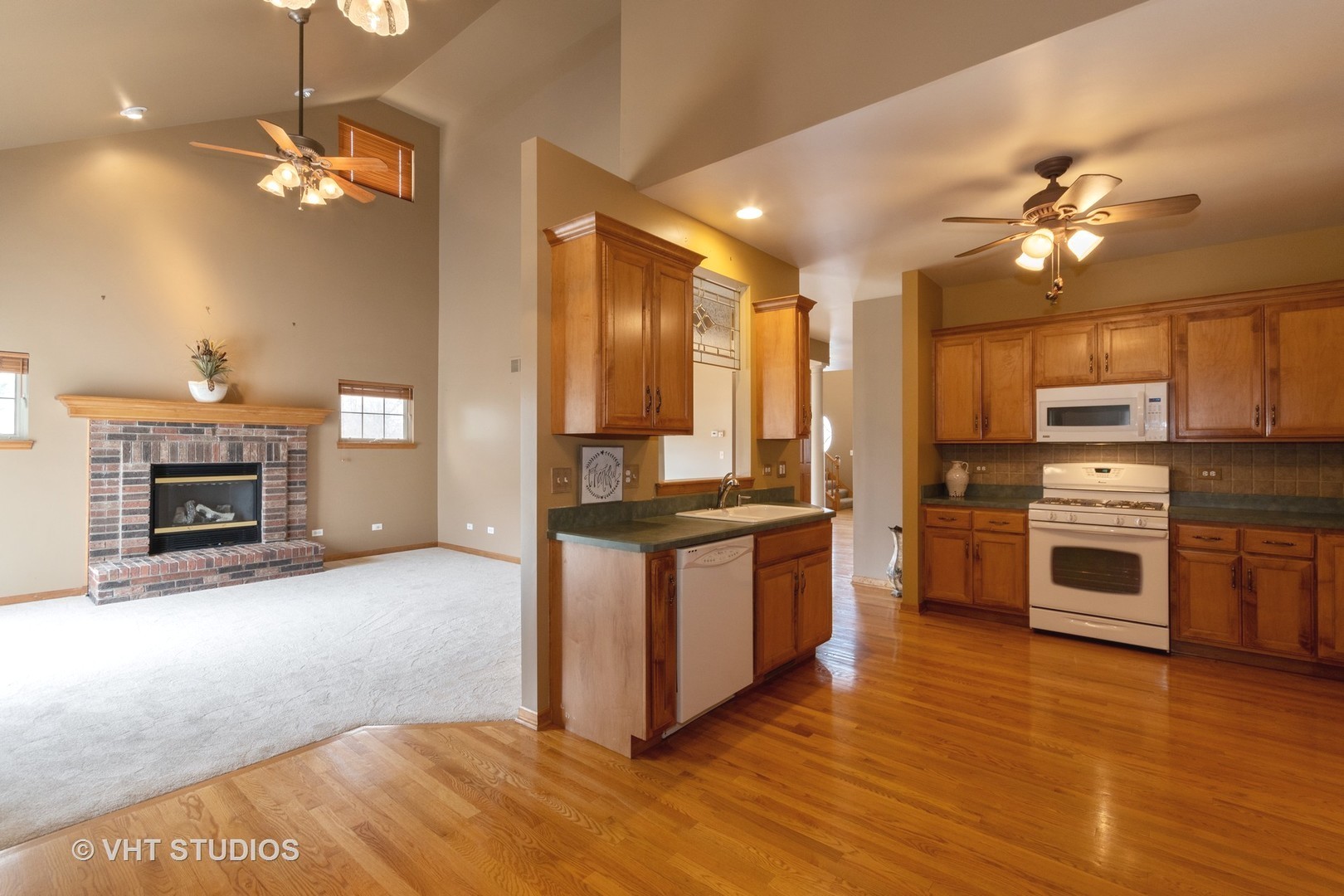 2001 Wagner Road Batavia, IL 60510 - Photo 3 of 16 Gallery Image 3