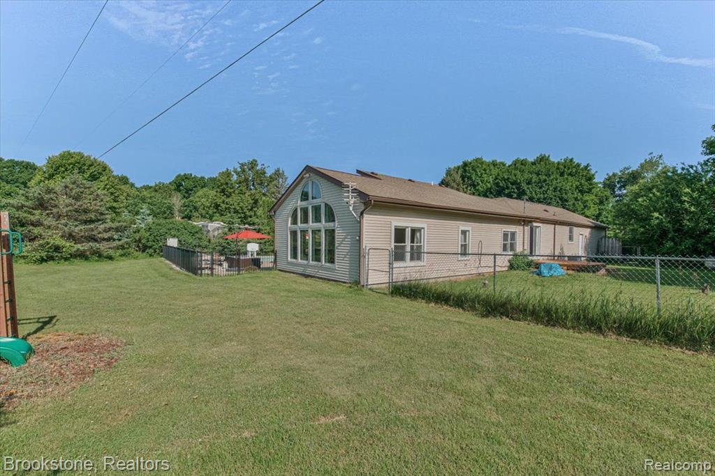 12824 Clyde Road Fenton, MI 48430 - Photo 31 of 57