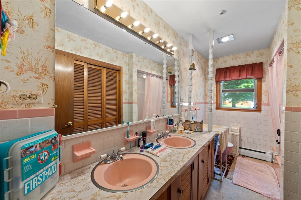 20 Indian Point Road Webster, MA 01570 - Photo 15 of 26