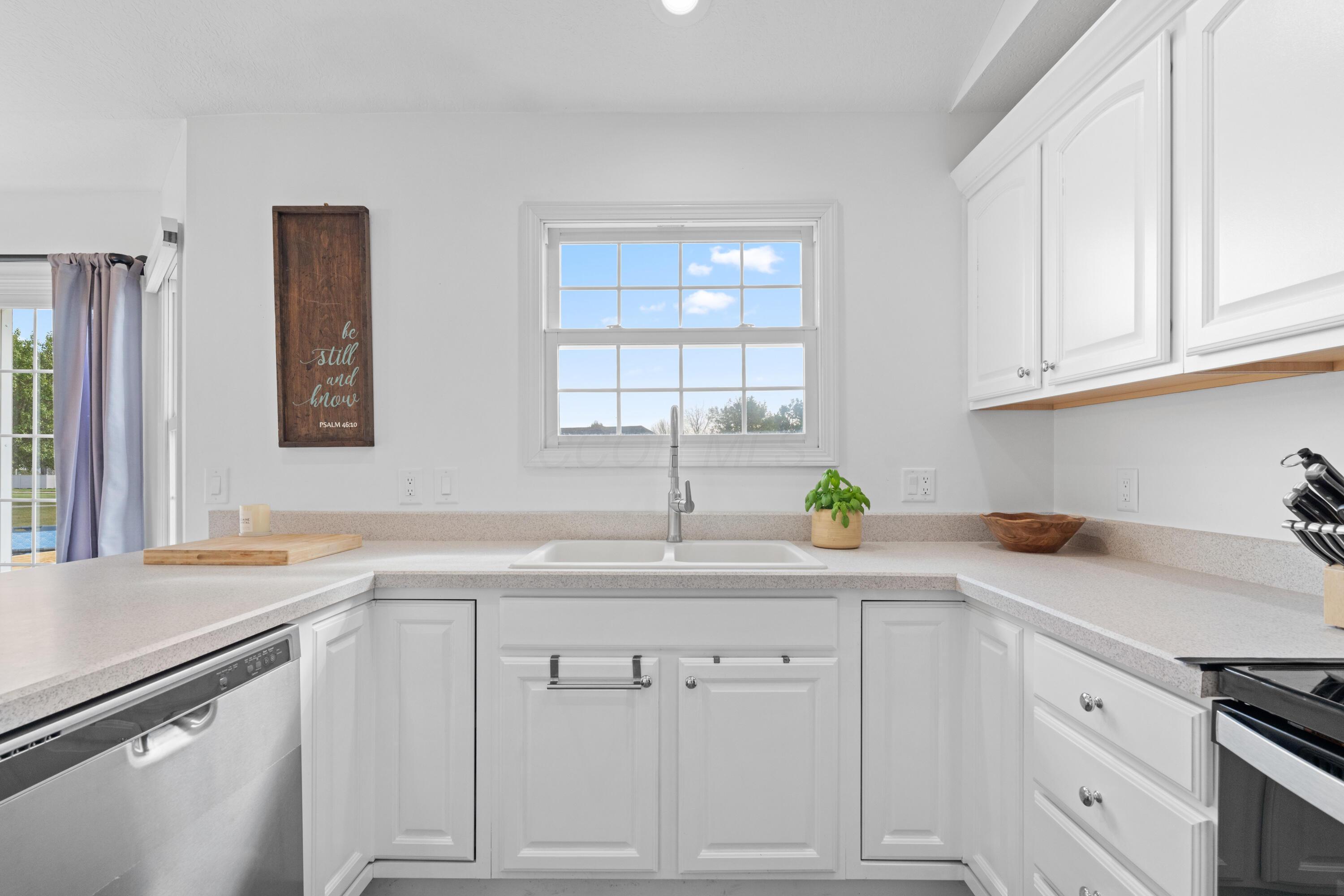 9752 State Rte 521 Sunbury, OH 43074 - Photo 13 of 32 Kitchen