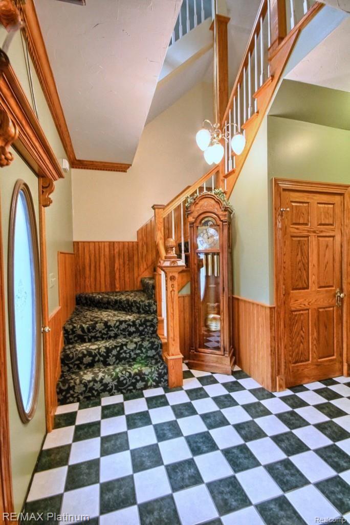 3123 East Highland Road Howell, MI 48855 - Photo 4 of 35 Foyer.jpg
