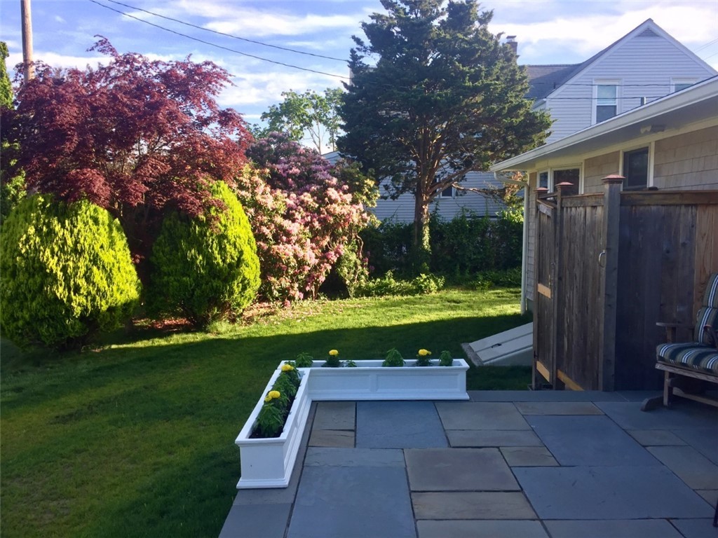 21 North Road Jamestown, RI 02835 - Photo 12 of 38 Bluestone patio off the dining area is 29' x 13'.