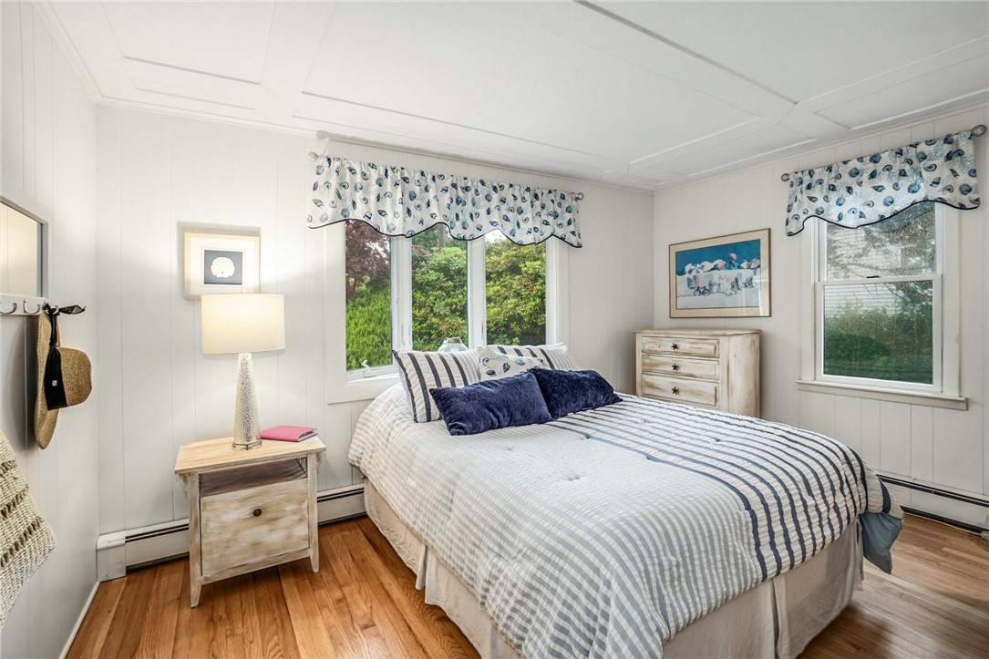 21 North Road Jamestown, RI 02835 - Photo 27 of 38 This bedroom is bright and sunny, and is 13' x 10'.