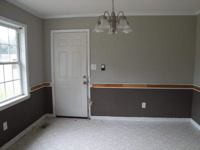 585 New Creech Road Selma, NC 27576 - Photo 4 of 12 Dining room