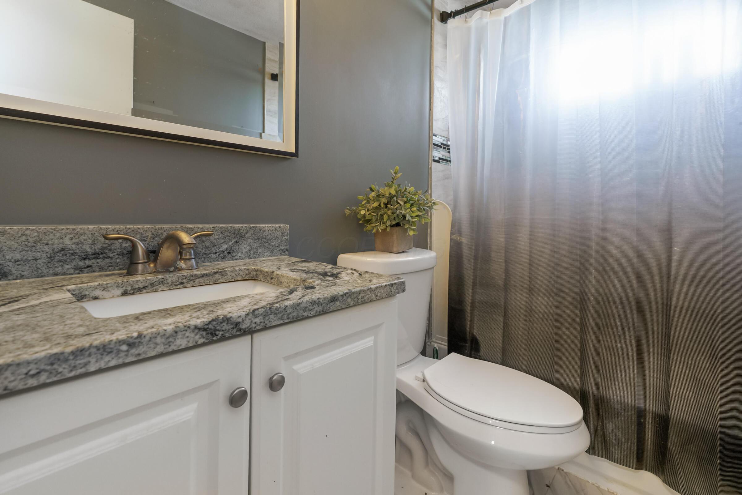 3755 Lynward Road Columbus, OH 43228 - Photo 19 of 25 3755 Lynward Rd-21