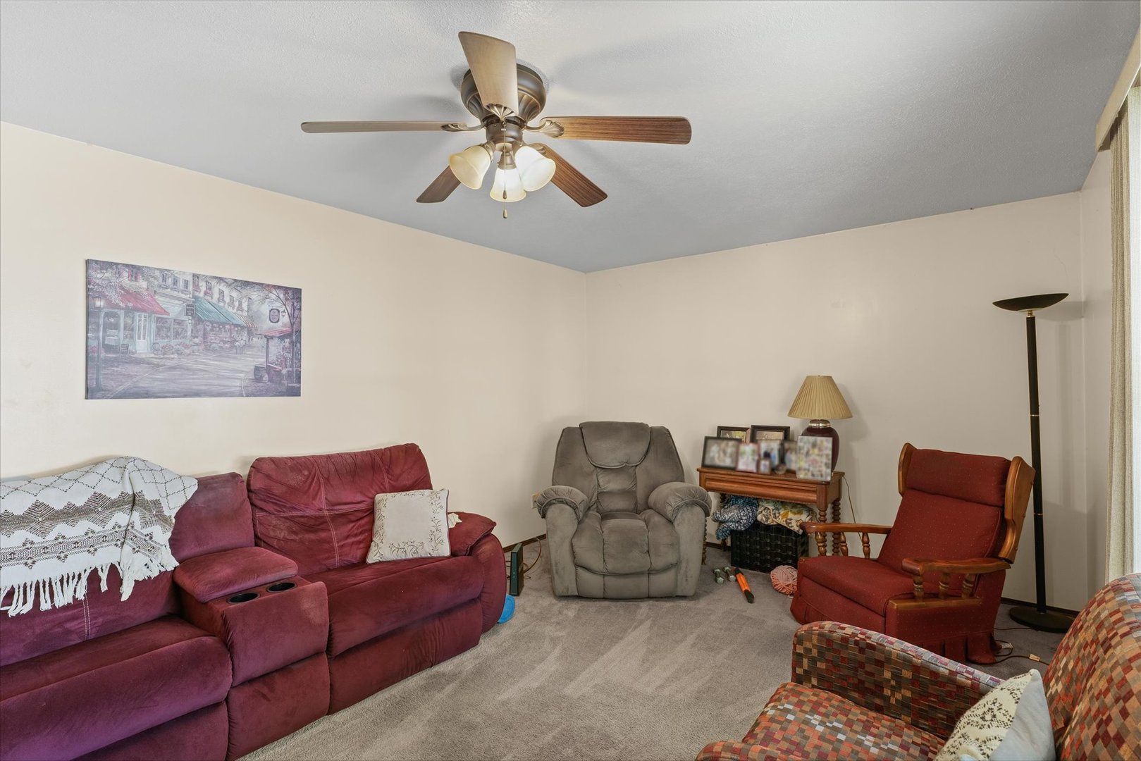 120 North Fredrick Street Rantoul, IL 61866 - Photo 11 of 46 a living room with furniture