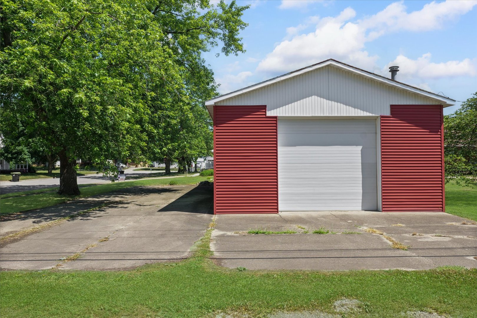120 North Fredrick Street Rantoul, IL 61866 - Photo 35 of 46 a front view of a house with a yard