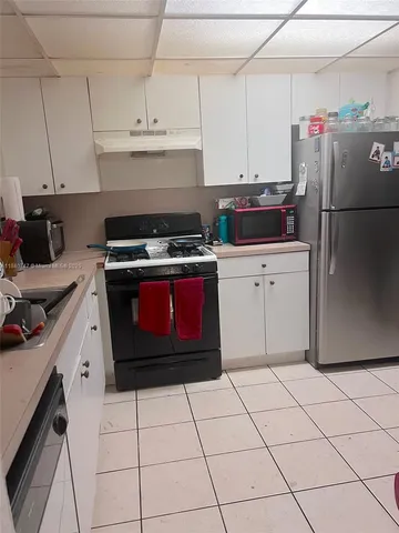 $200,000 | 18101 Northwest 68th Avenue, Unit D101, Hialeah, FL 33015