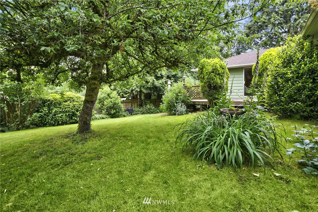 10431 Northeast 194th Street Bothell, WA 98011 - Photo 16 of 21