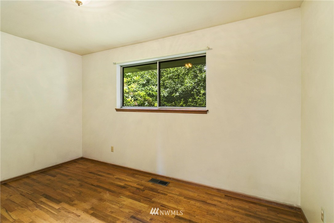10431 Northeast 194th Street Bothell, WA 98011 - Photo 8 of 21
