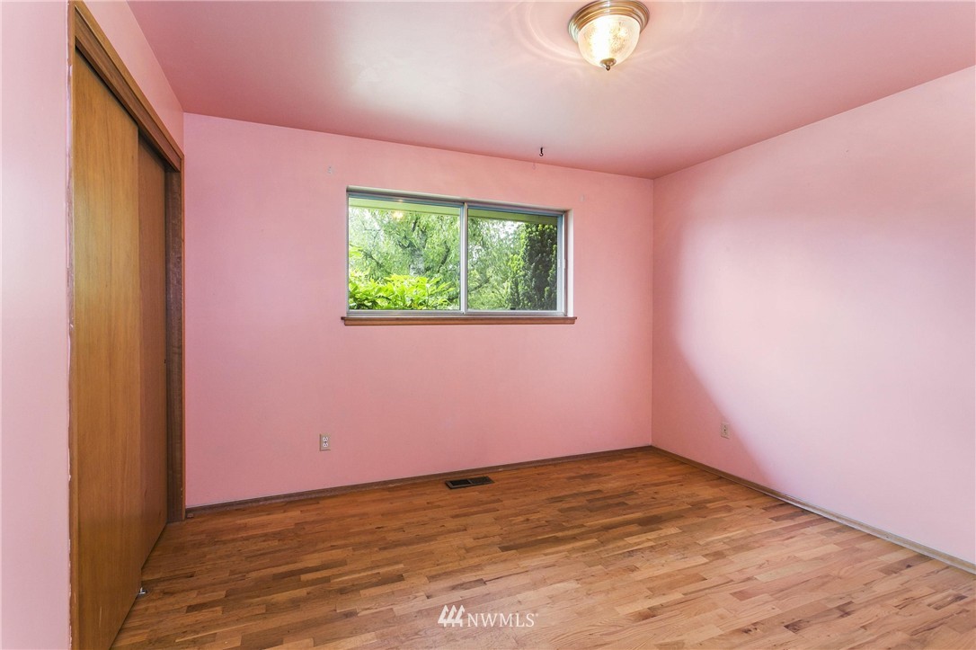 10431 Northeast 194th Street Bothell, WA 98011 - Photo 9 of 21