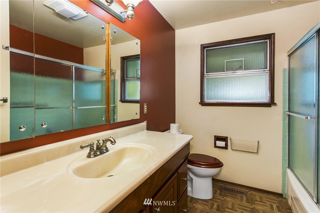 10431 Northeast 194th Street Bothell, WA 98011 - Photo 10 of 21