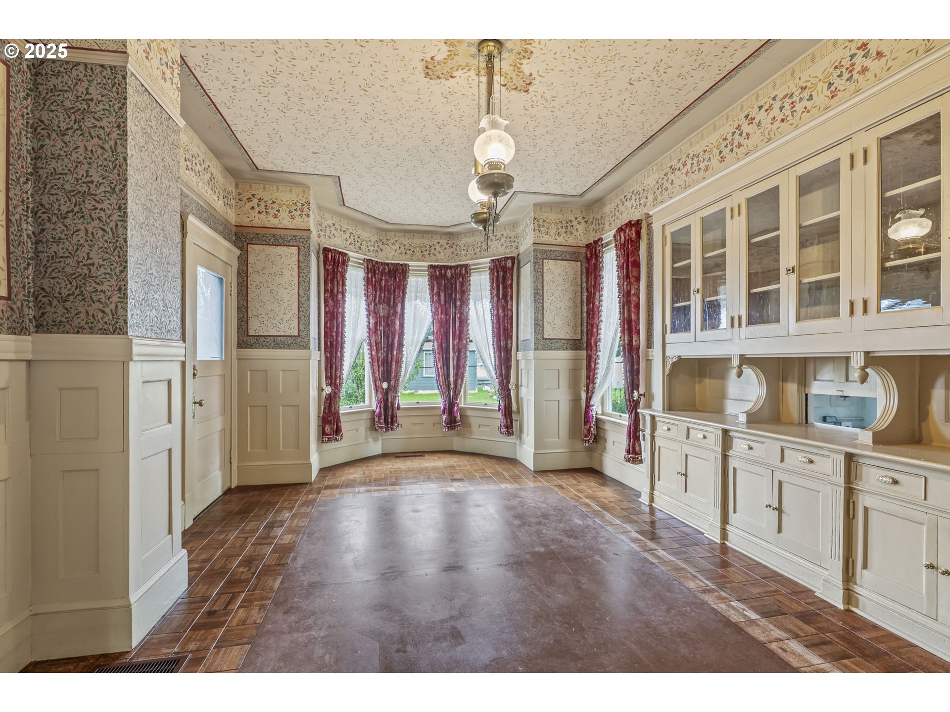 1110 D Street Vader, WA 98593 - Photo 12 of 45 a view of an empty room with a window