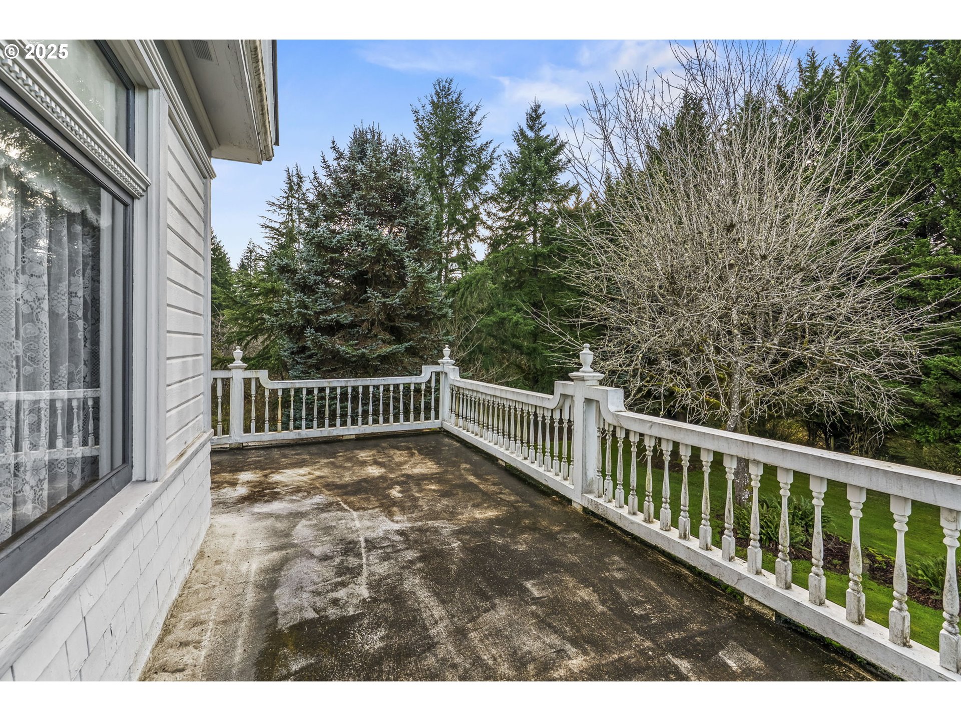 1110 D Street Vader, WA 98593 - Photo 27 of 45 a view of balcony with wooden fence