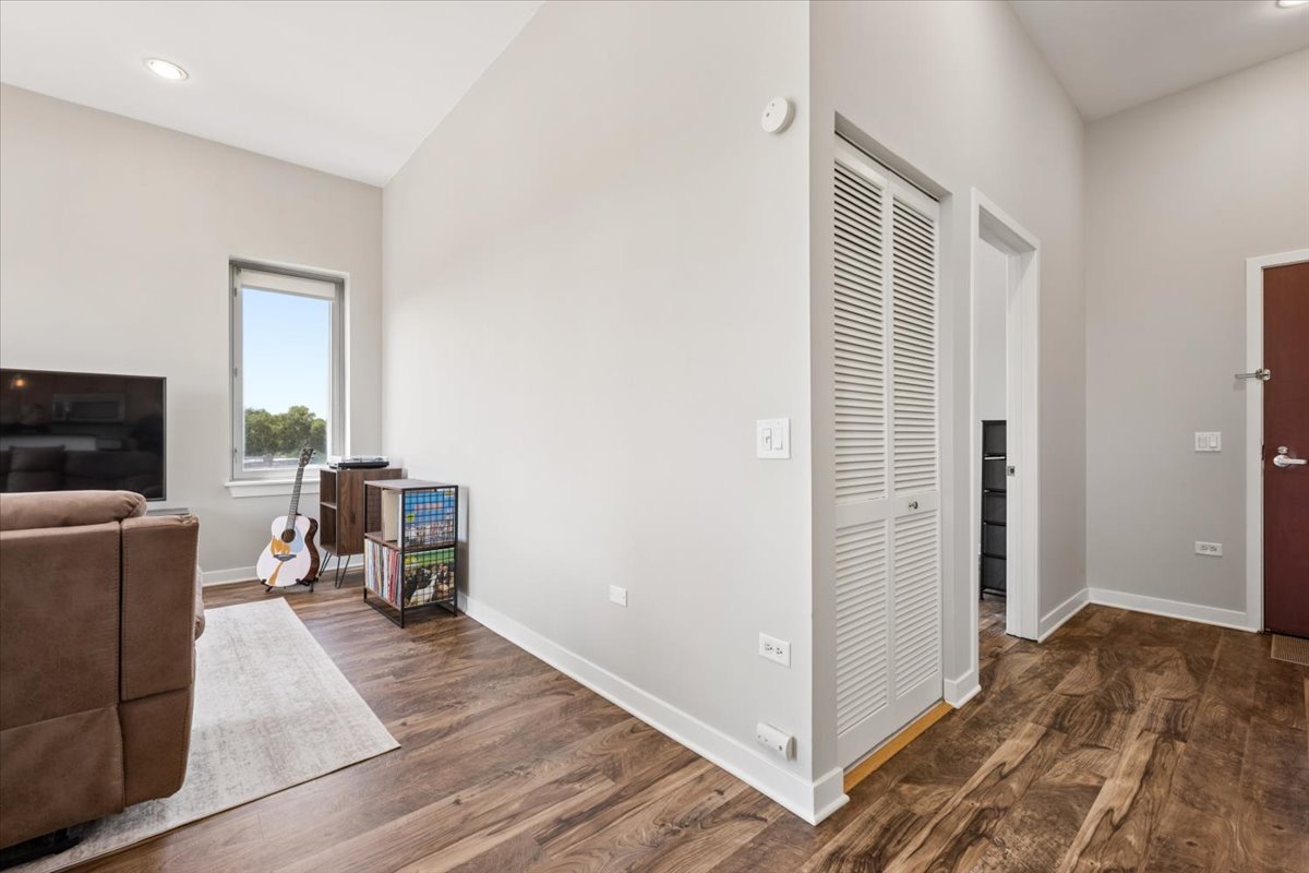 3920 North Sheridan Road, Unit 505 Chicago, IL 60613 - Photo 6 of 26