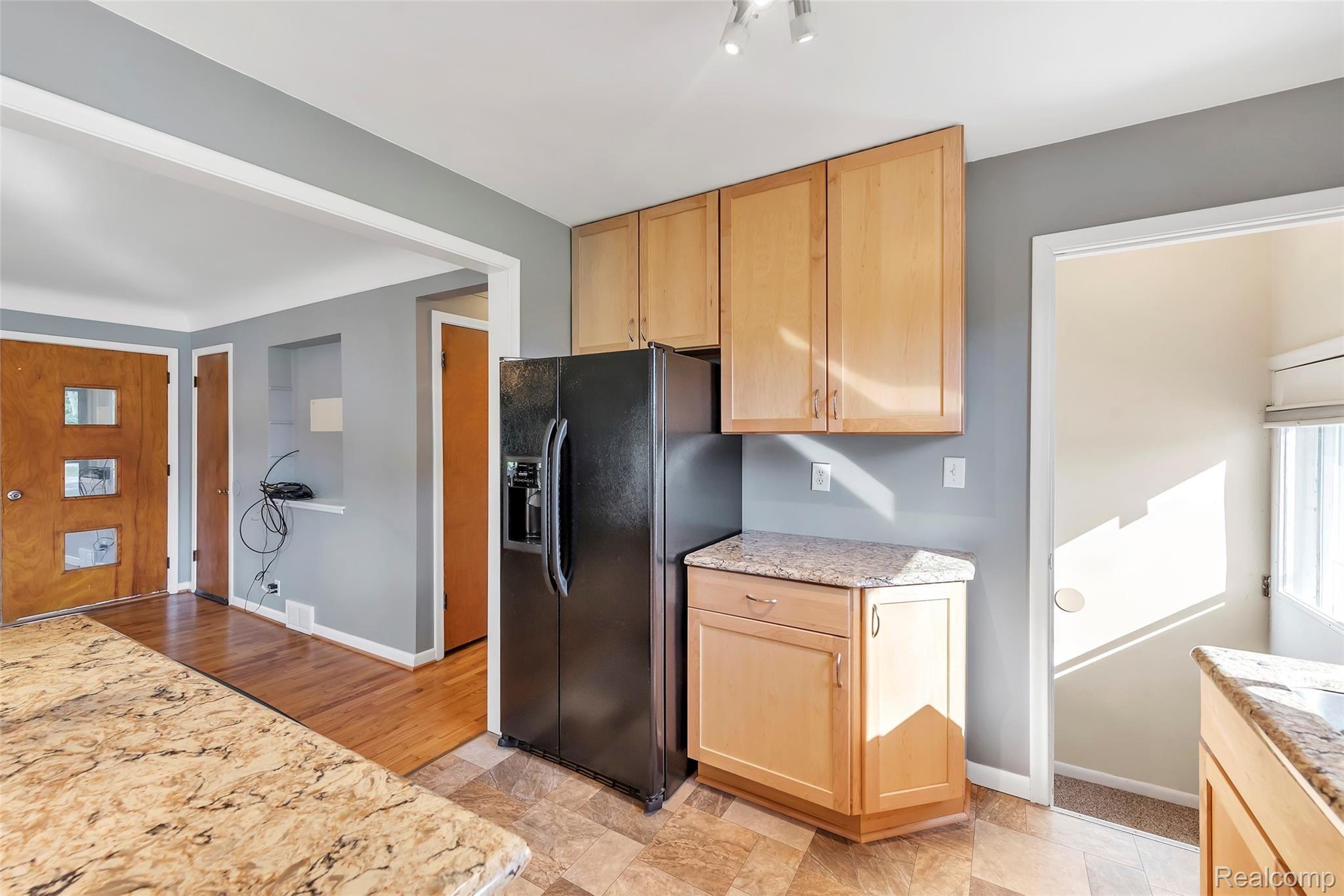 11455 Dexter-Pinckney Road Pinckney, MI 48169 - Photo 15 of 45 11455-DEXTER-PINCKNEY-Road-Putnam-Twp-Michigan-48169-windowstill-16.jpg