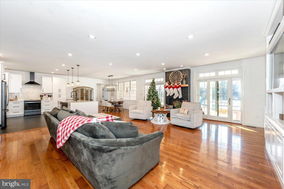 13100 St Paul Road Clear Spring, MD 21722 - Photo 8 of 97 Family room