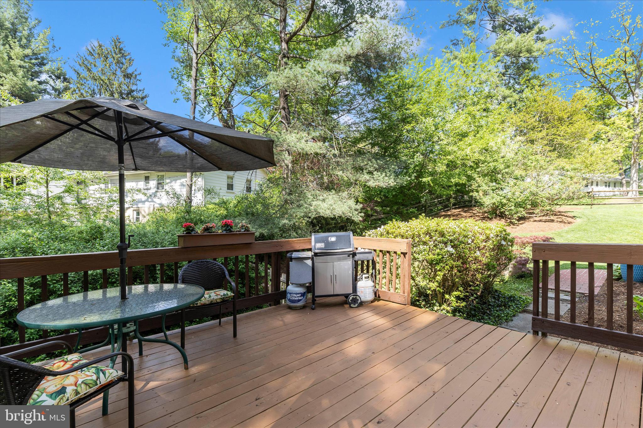7946 Helmart Drive Laurel, MD 20723 - Photo 25 of 50 Refinished side deck