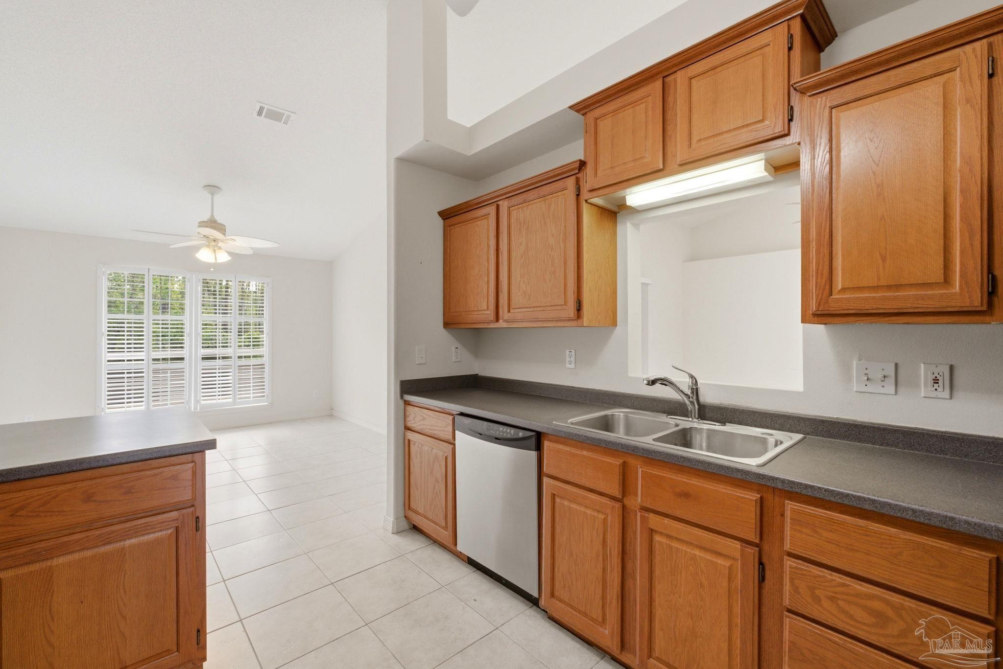 5467 North Shore Road Pensacola, FL 32507 - Photo 16 of 60