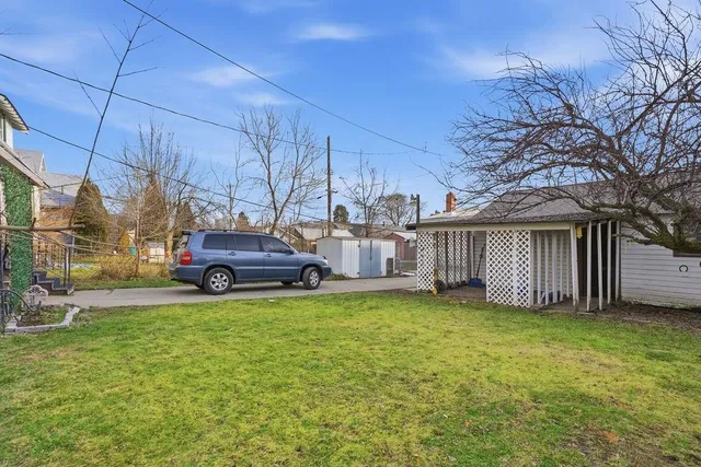 $300,000 | 1728 East Courtland Avenue, Spokane, WA 99207