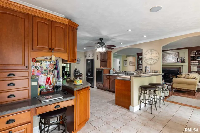 $459,000 | 1300 West Brewster Road, Herrin, IL 62948